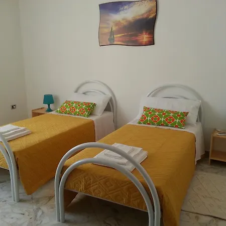 Lägenhet La Via Del Mare - Centro Storico *