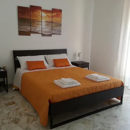 Lägenhet La Via Del Mare - Centro Storico *